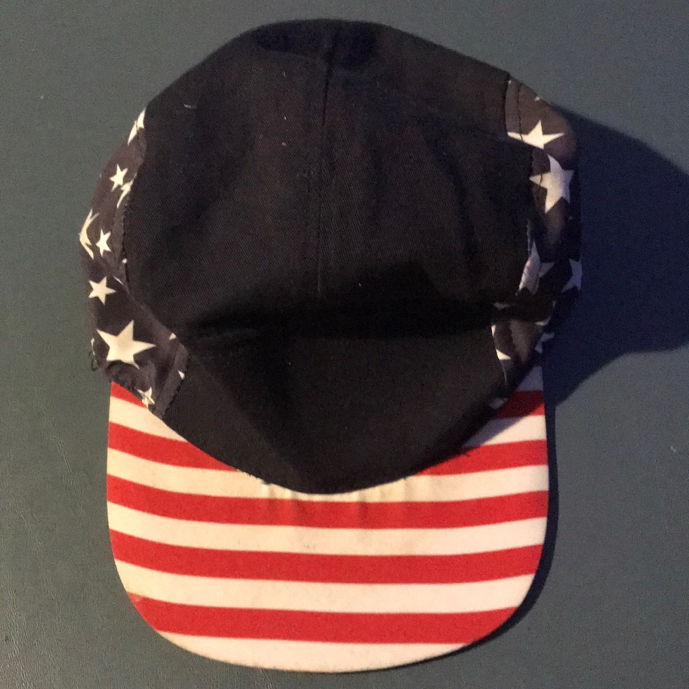 5-Panel American Hat with a Flat Bill